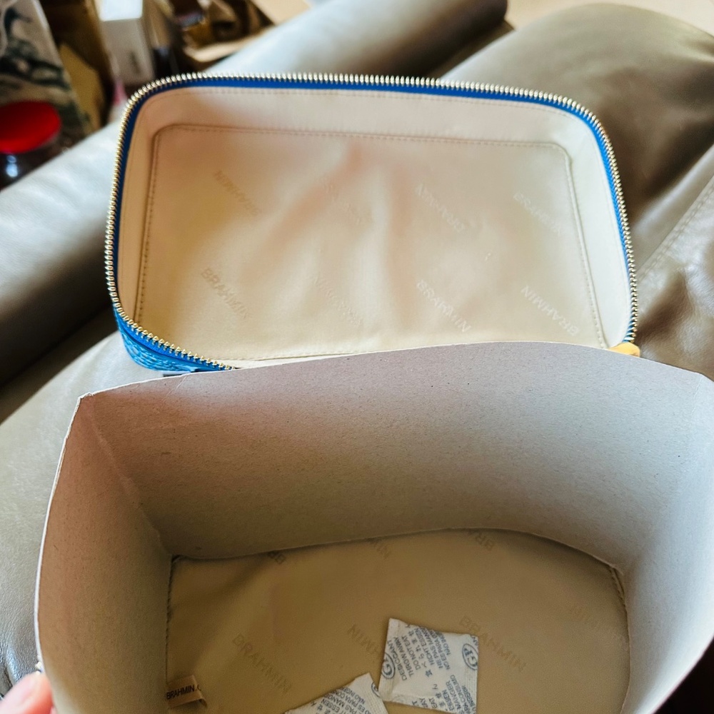 NWT Brahmin Make Up Case - Picture 6 of 7